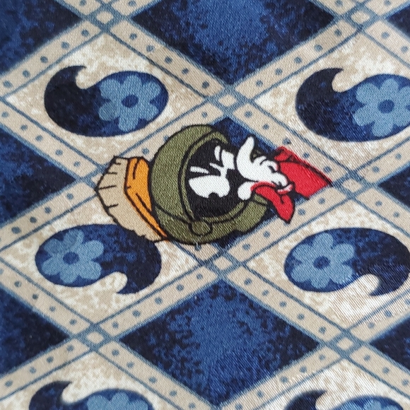 Looney Tunes Mania Tie - Picture 5 of 9